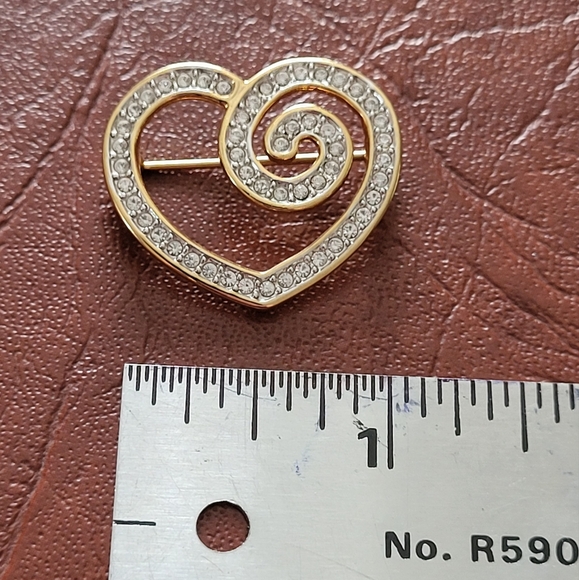 Vintage Signed Swarovski Swirly Heart Brooch! - Picture 7 of 8
